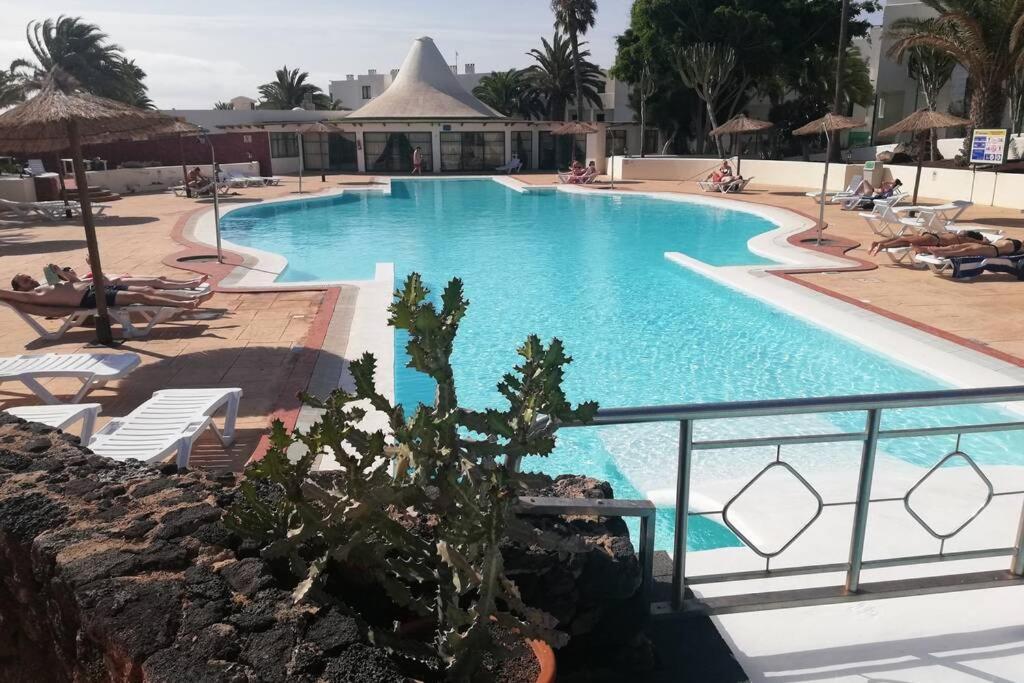 Apartamento Giovanni 09 Playa Roca Costa Teguise Extérieur photo
